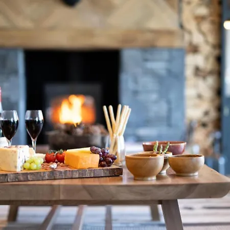 6 Bed In Oc-postkl * Bowness-on-Windermere